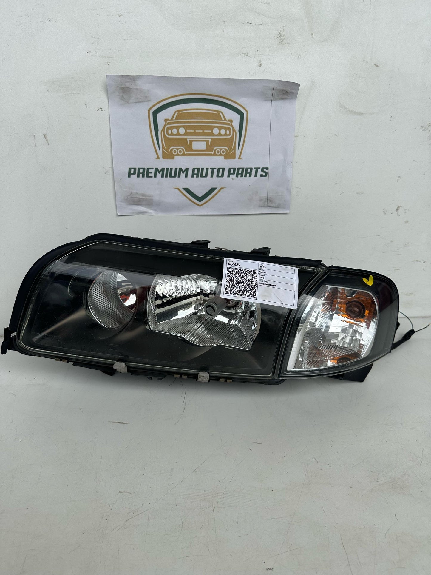 2005   Left Headlight