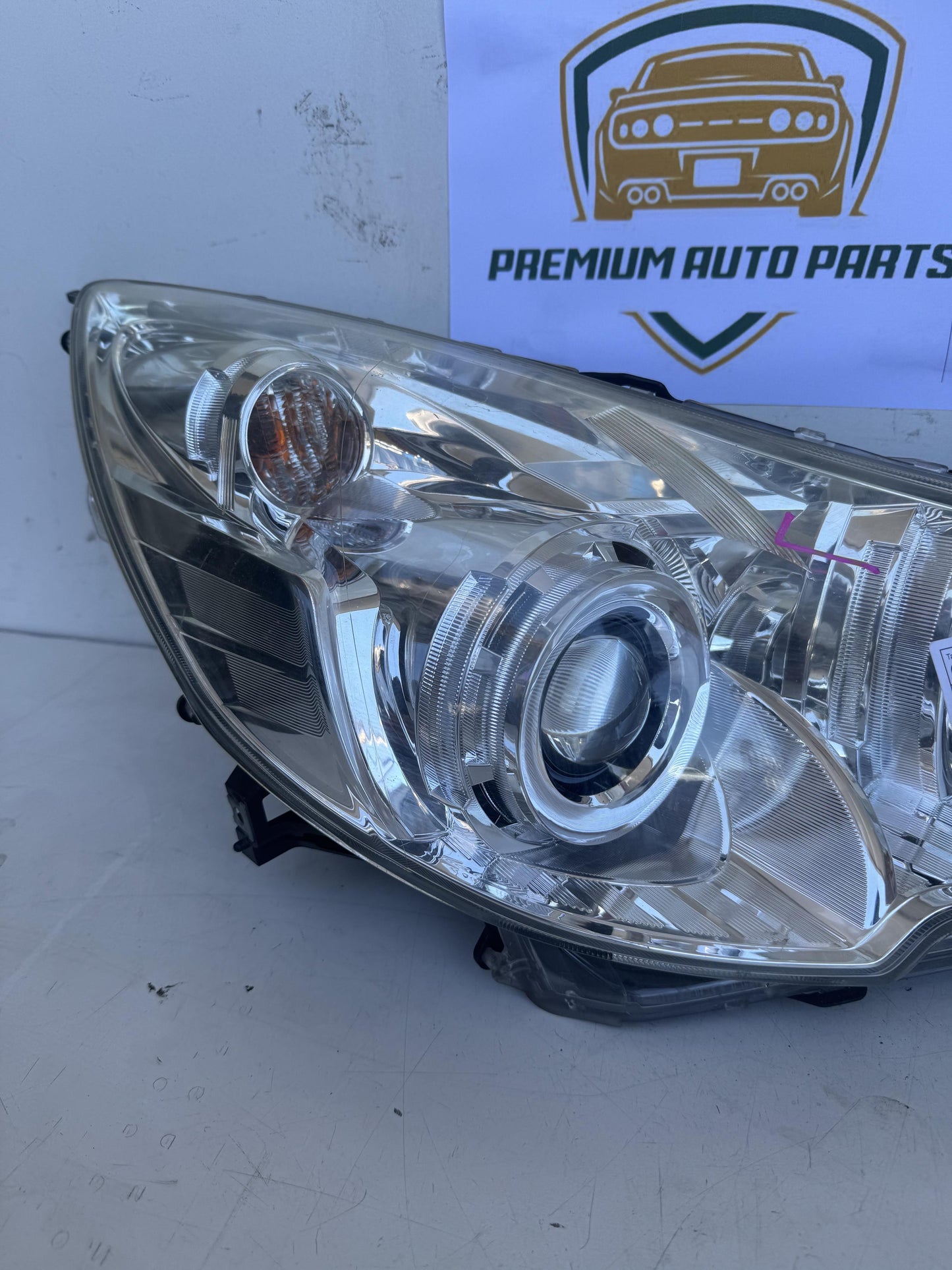 2012  V BM Right Headlight