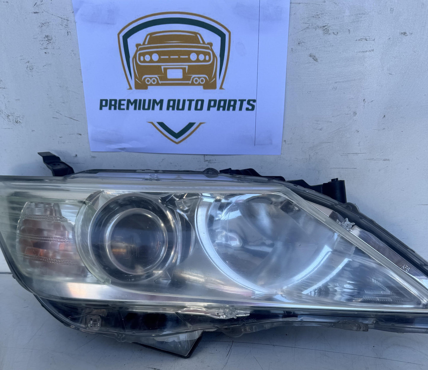 2013  V50 Right Headlight