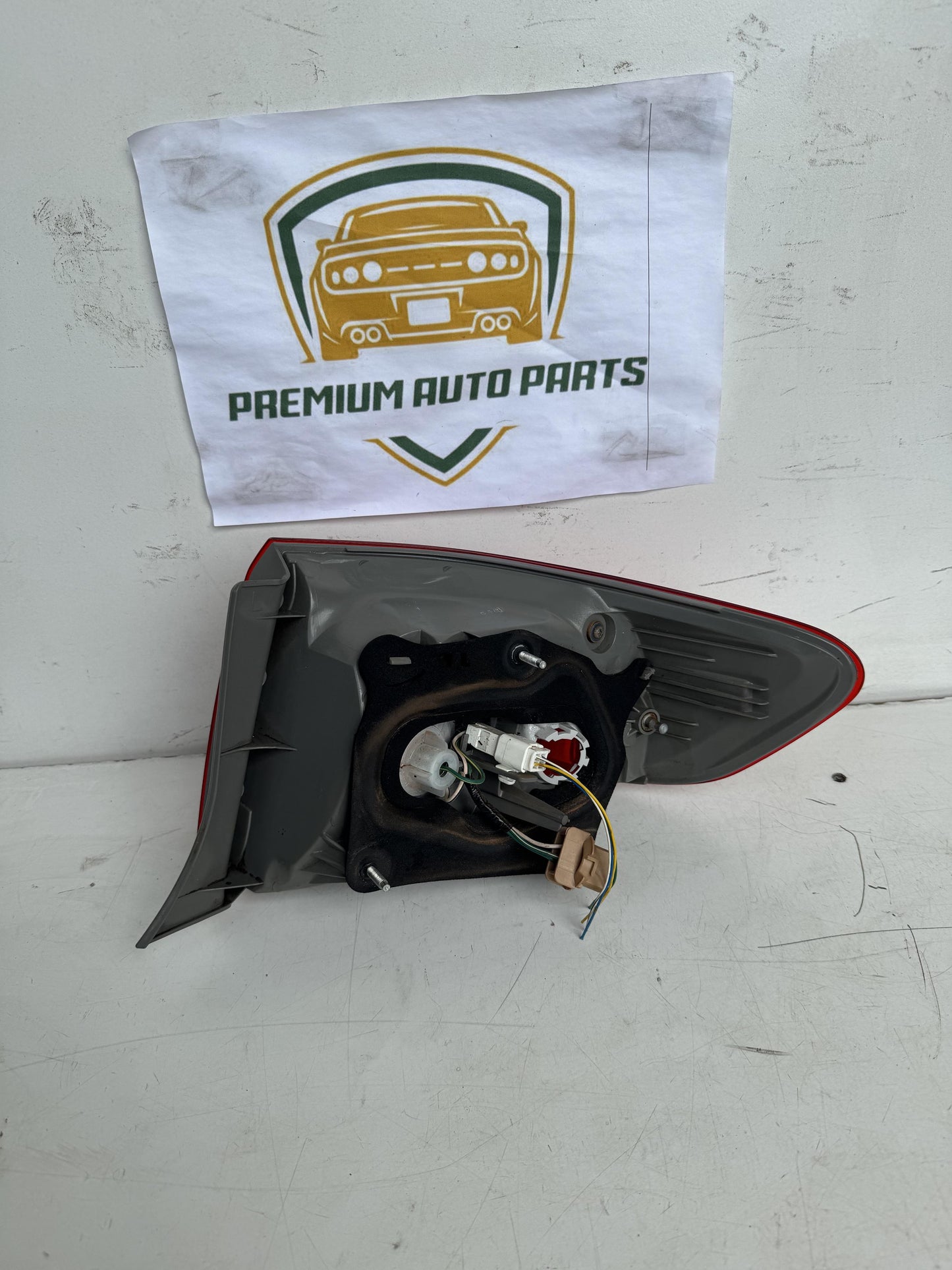 2008   Left Taillight