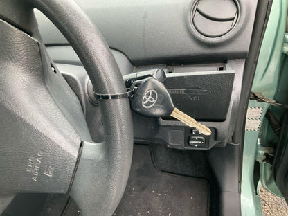 Toyota 
Yaris