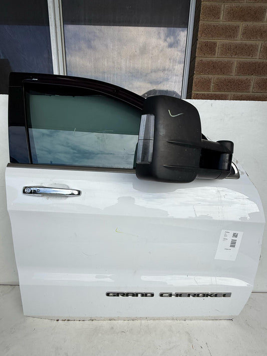 2018 Jeep Grand Cherokee Right Front Door