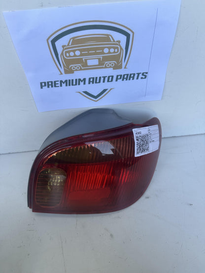 2003   Right Taillight
