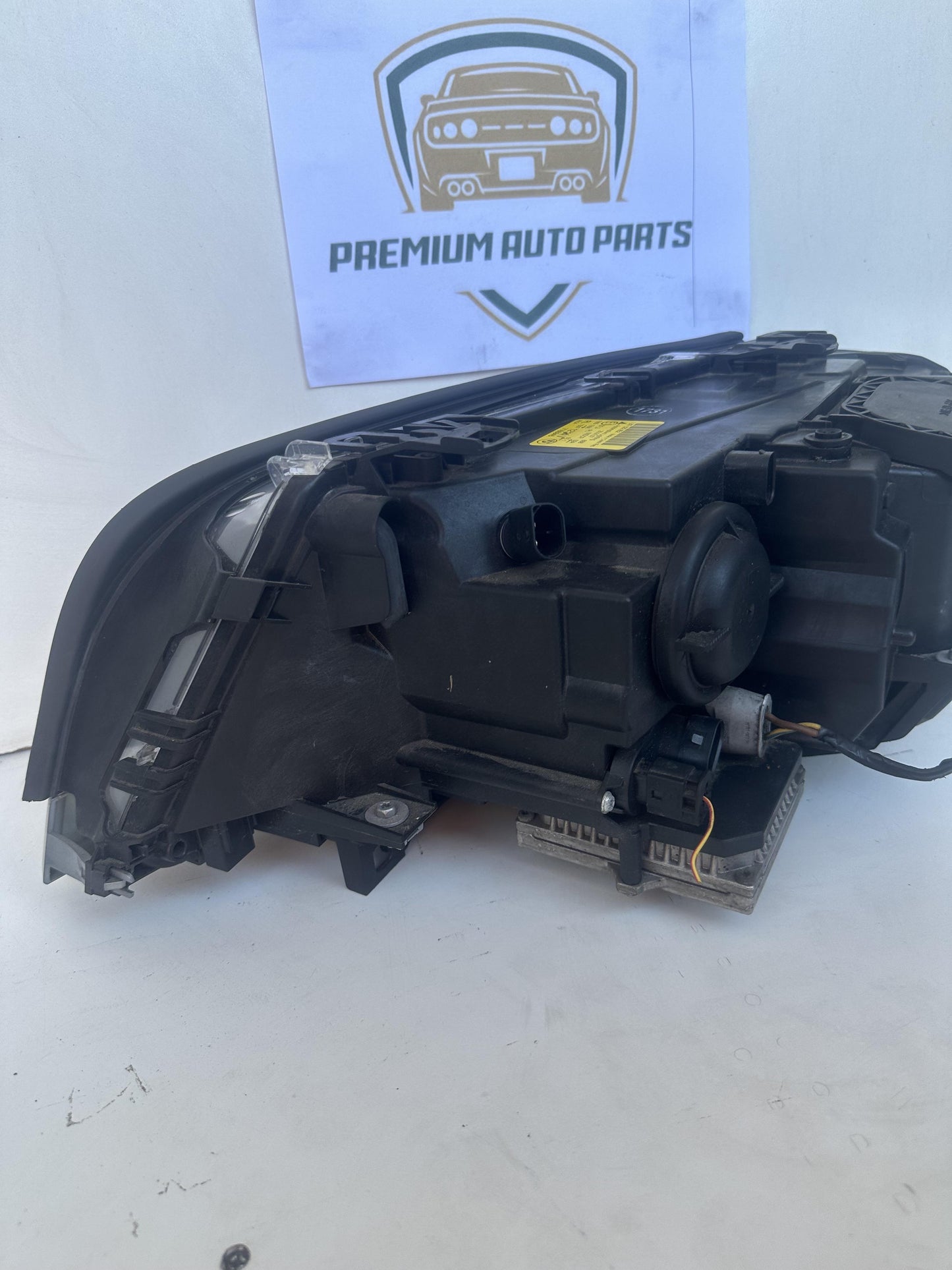 2004  E46 Left Headlight