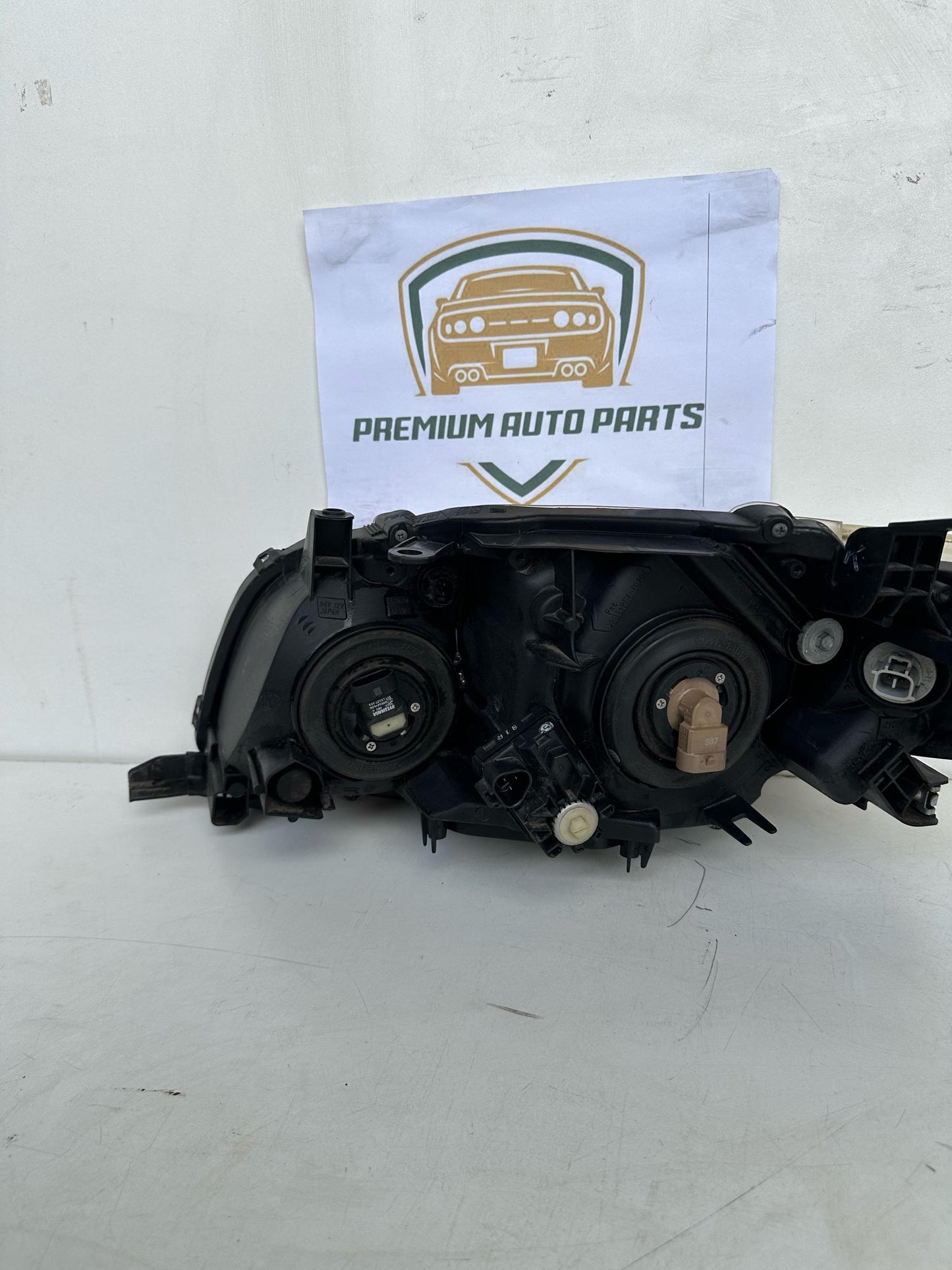 2008  E150 Right Headlight