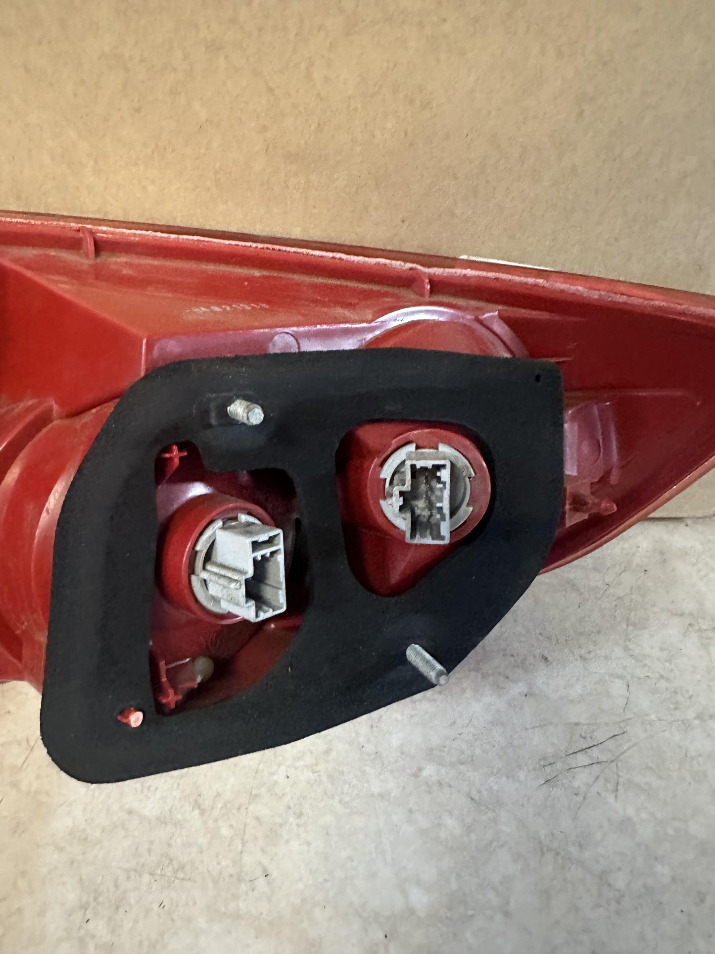 2004   Left Taillight