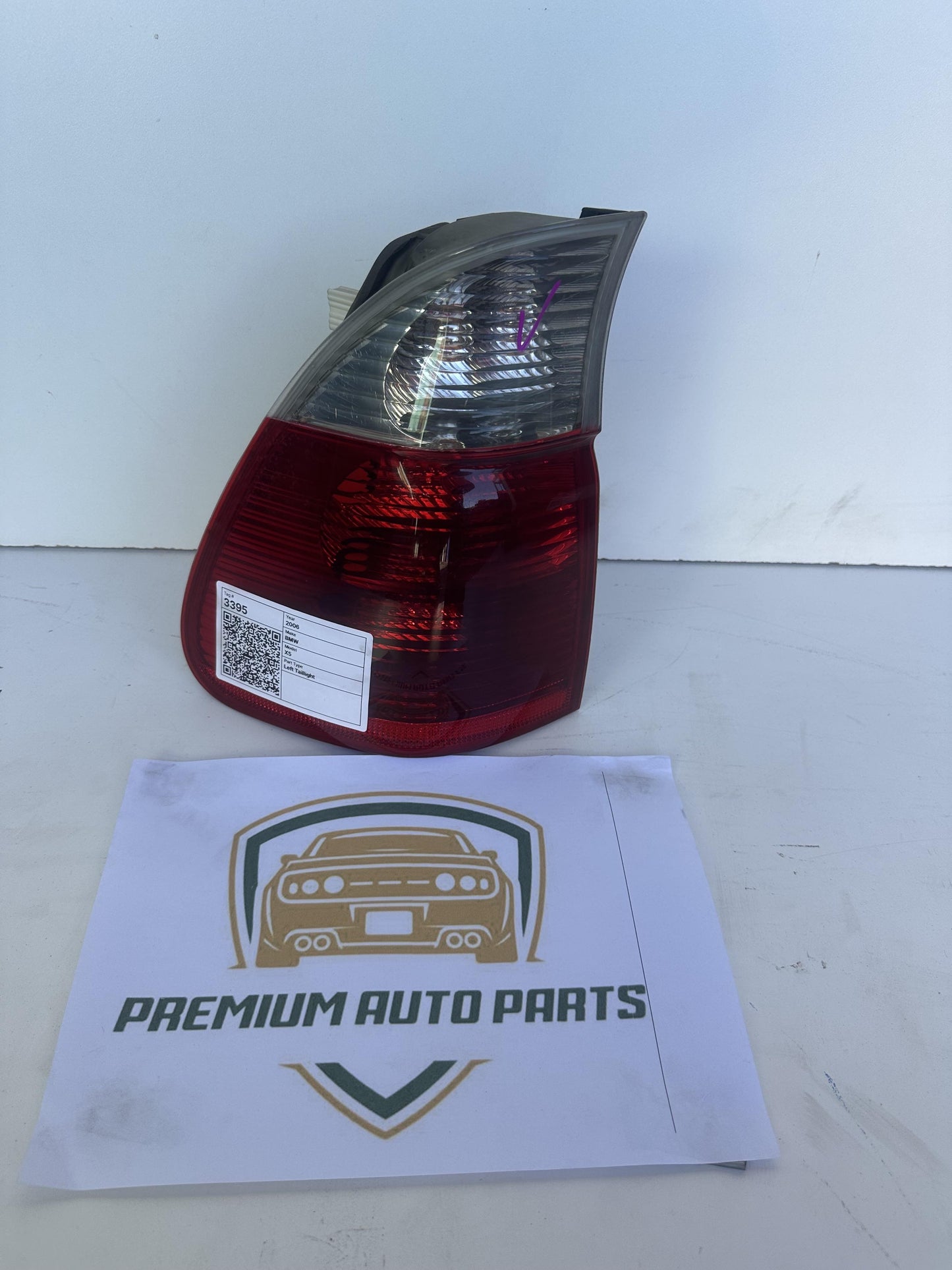 2006  E53 Left Taillight