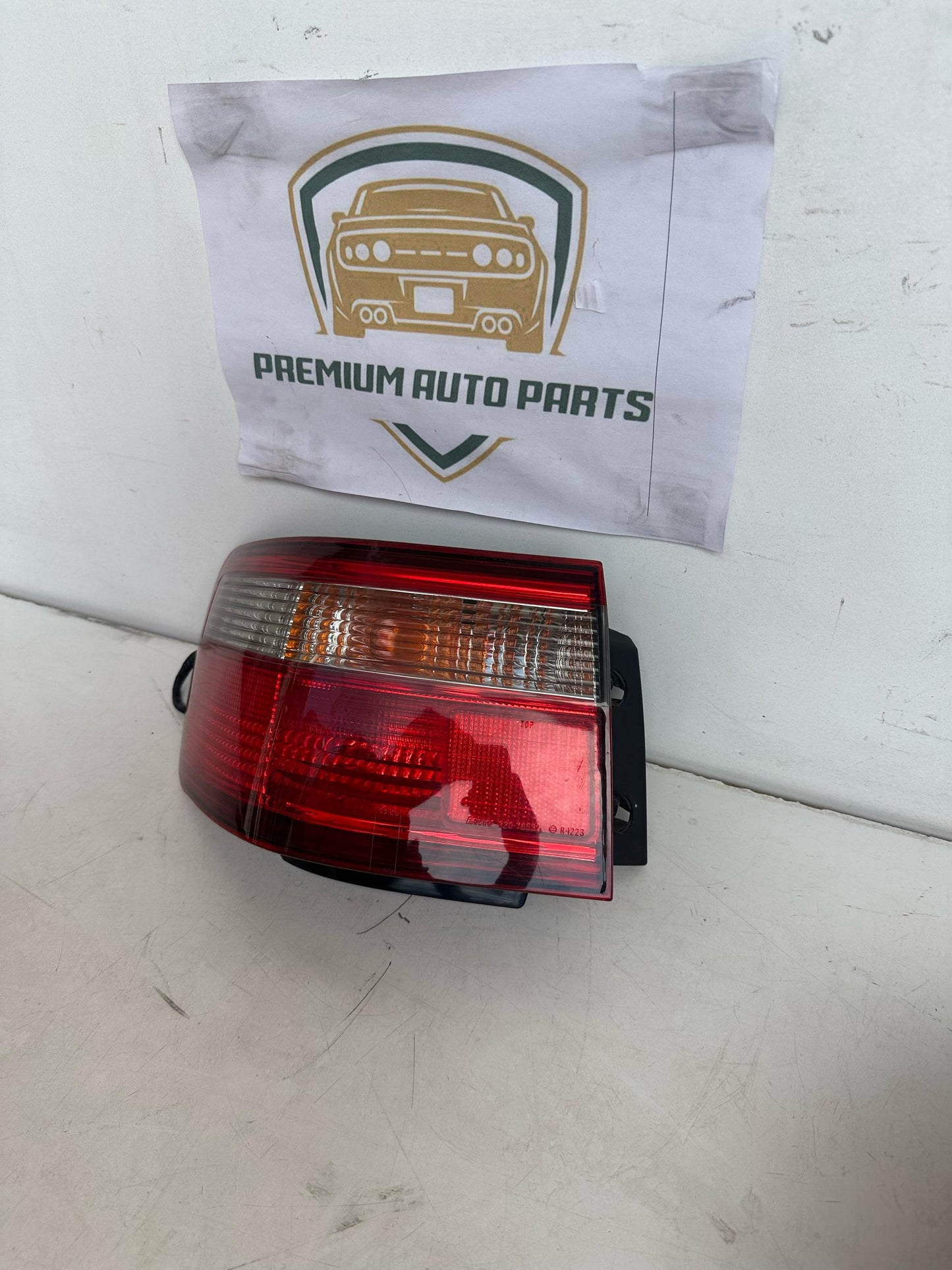2000 Toyota Camry Left Taillight