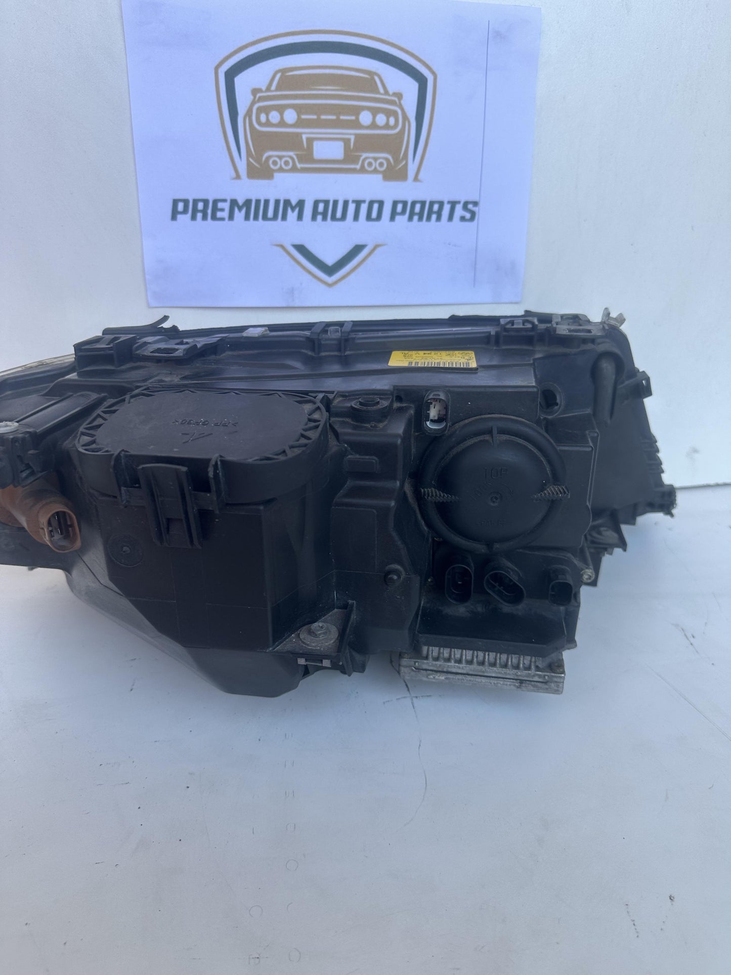 2004  E46 Right Headlight