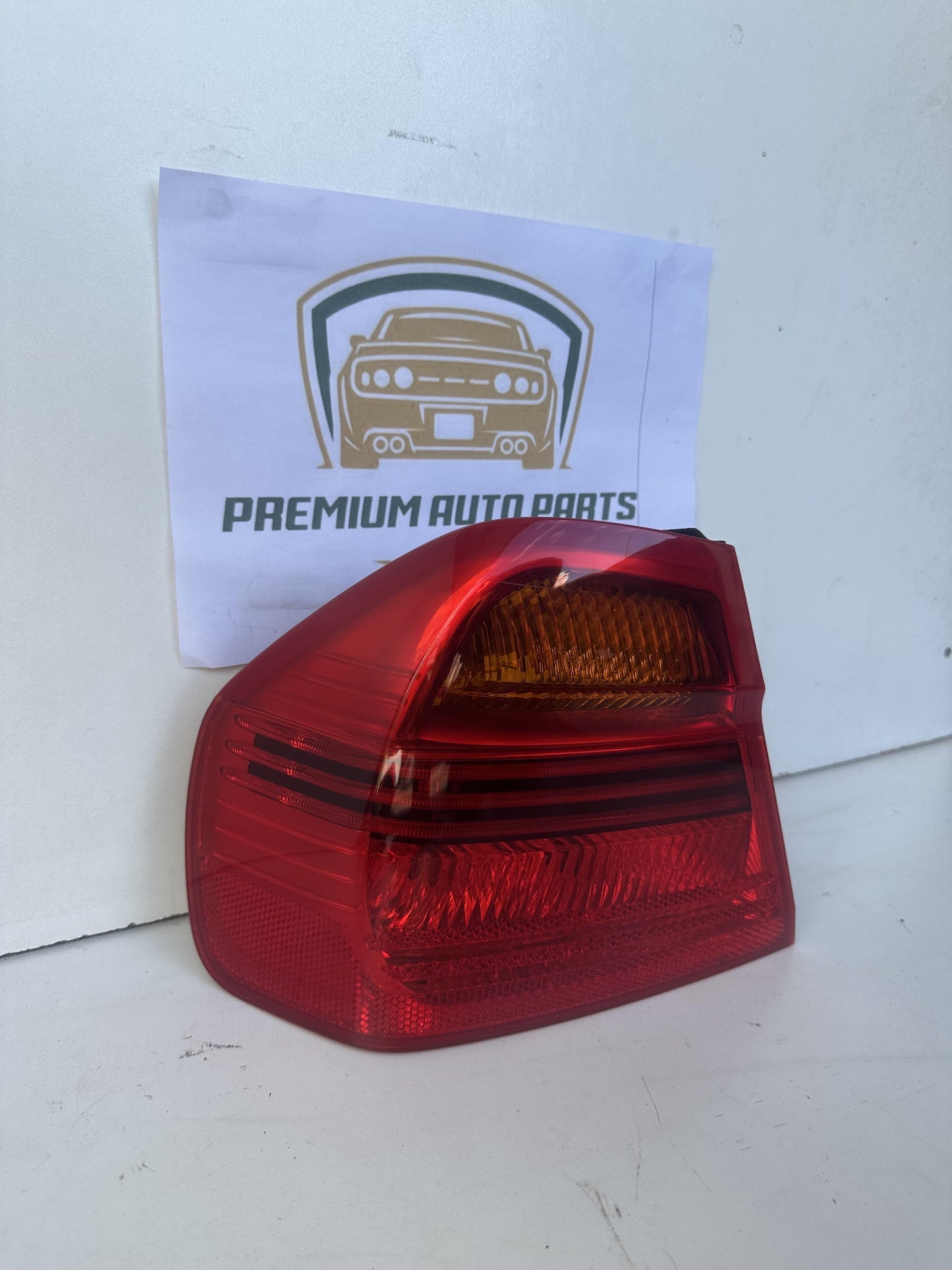 2006   Left Taillight