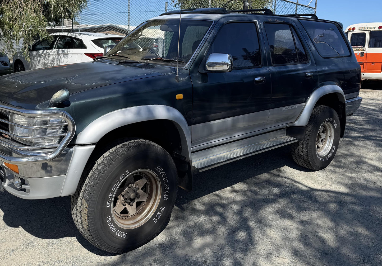 Toyota 
Hilux Surf