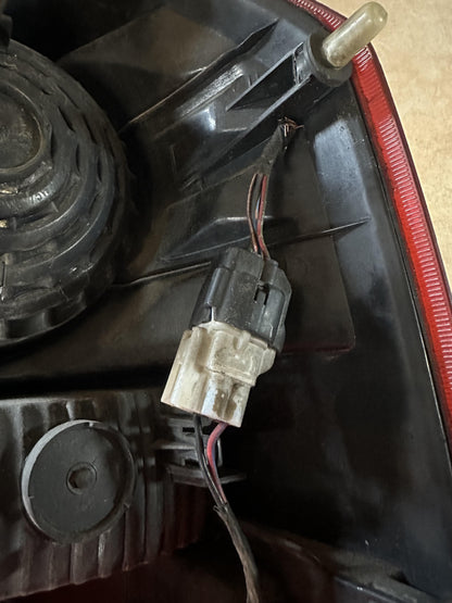 2005   Left Taillight