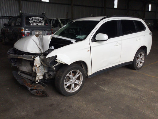 Mitsubishi 
Outlander