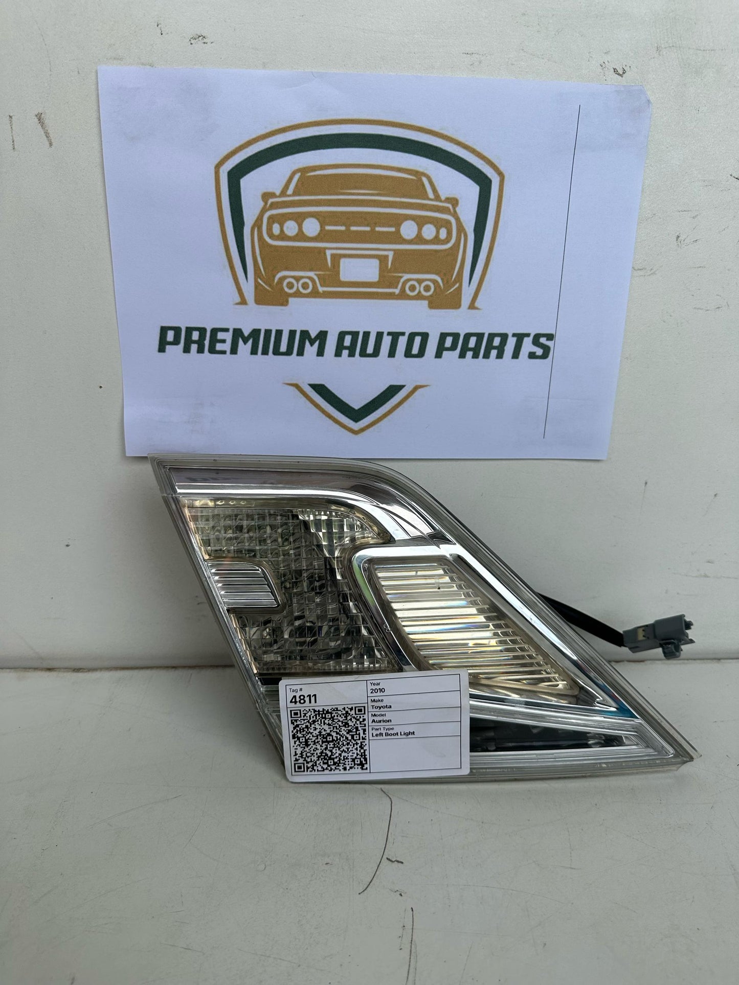 2010  V40 Left Boot Light
