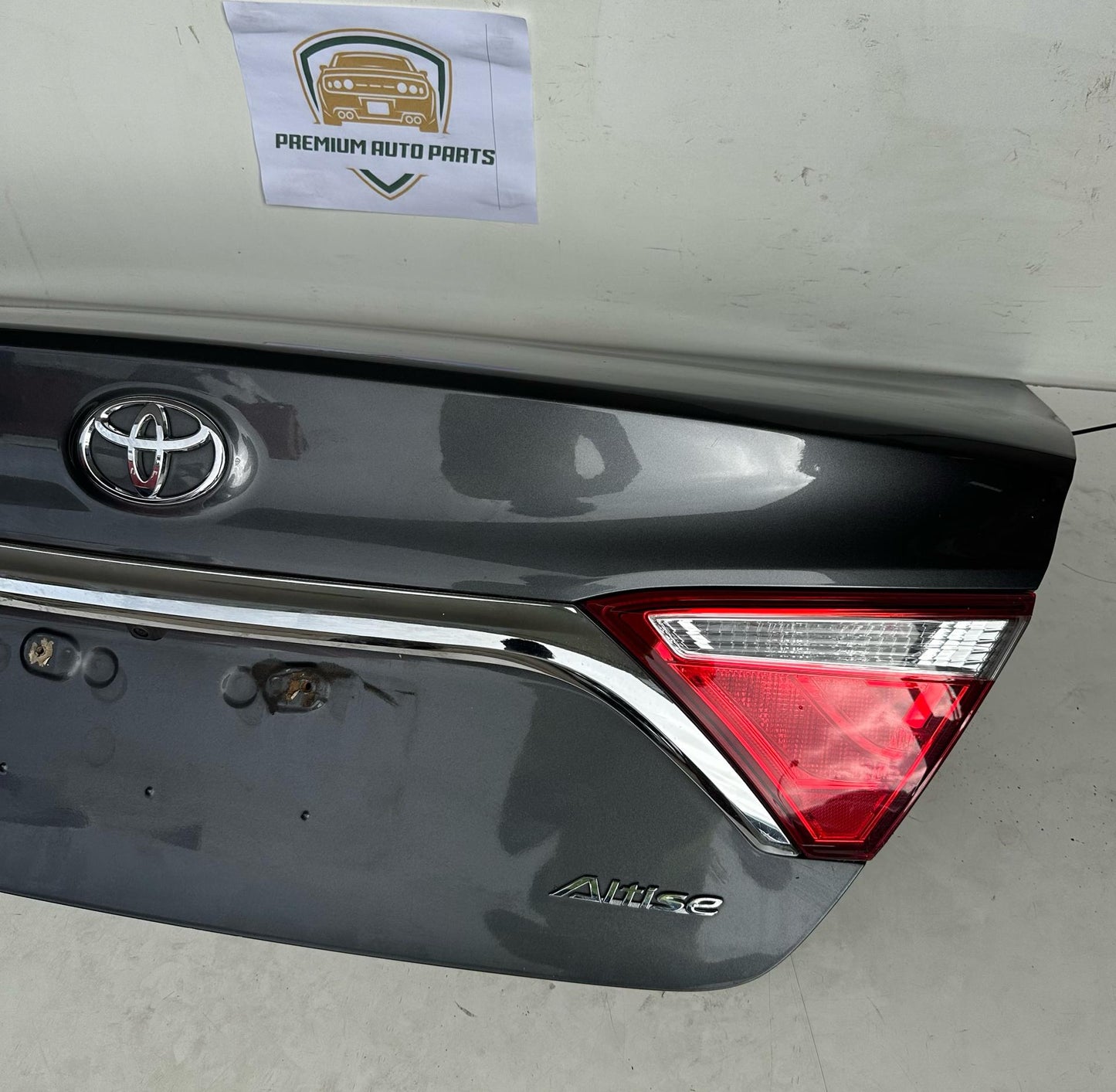 2017  XV50 Bootlid