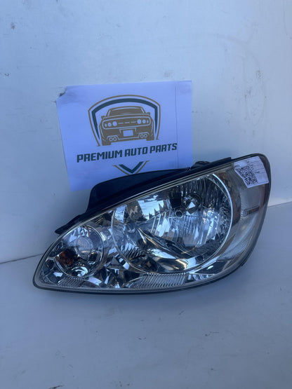 2006   Left Headlight