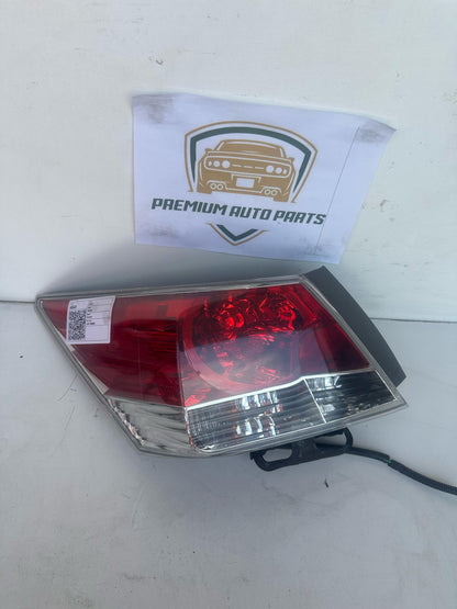 2009   Left Taillight