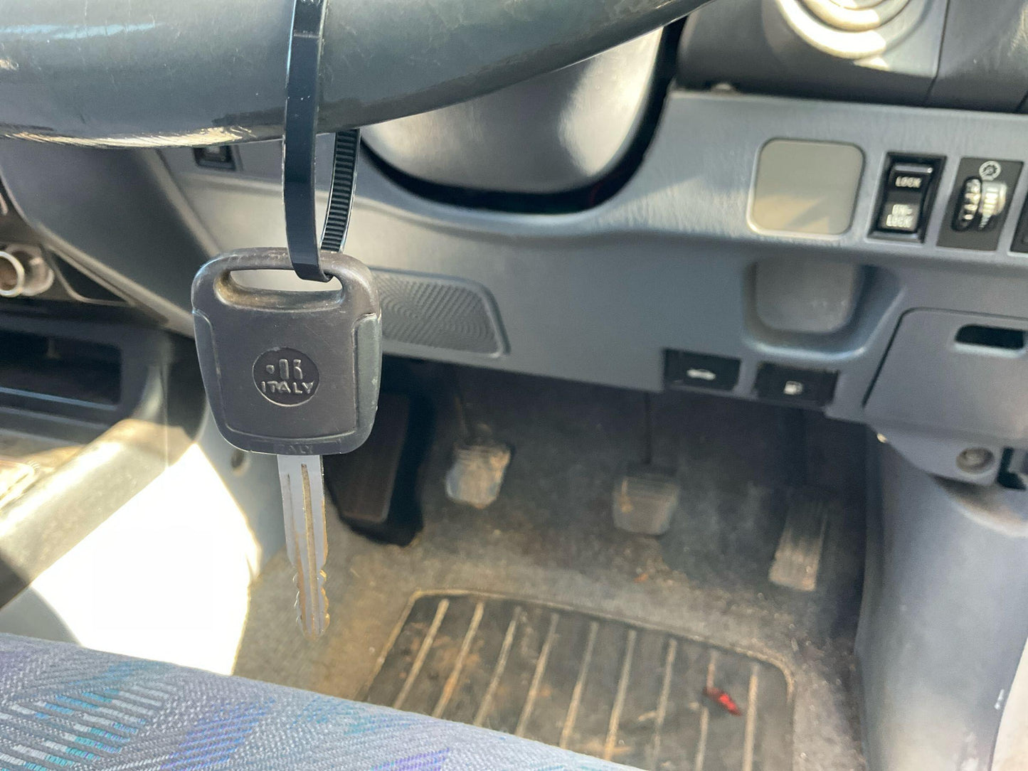 Toyota 
Land Cruiser