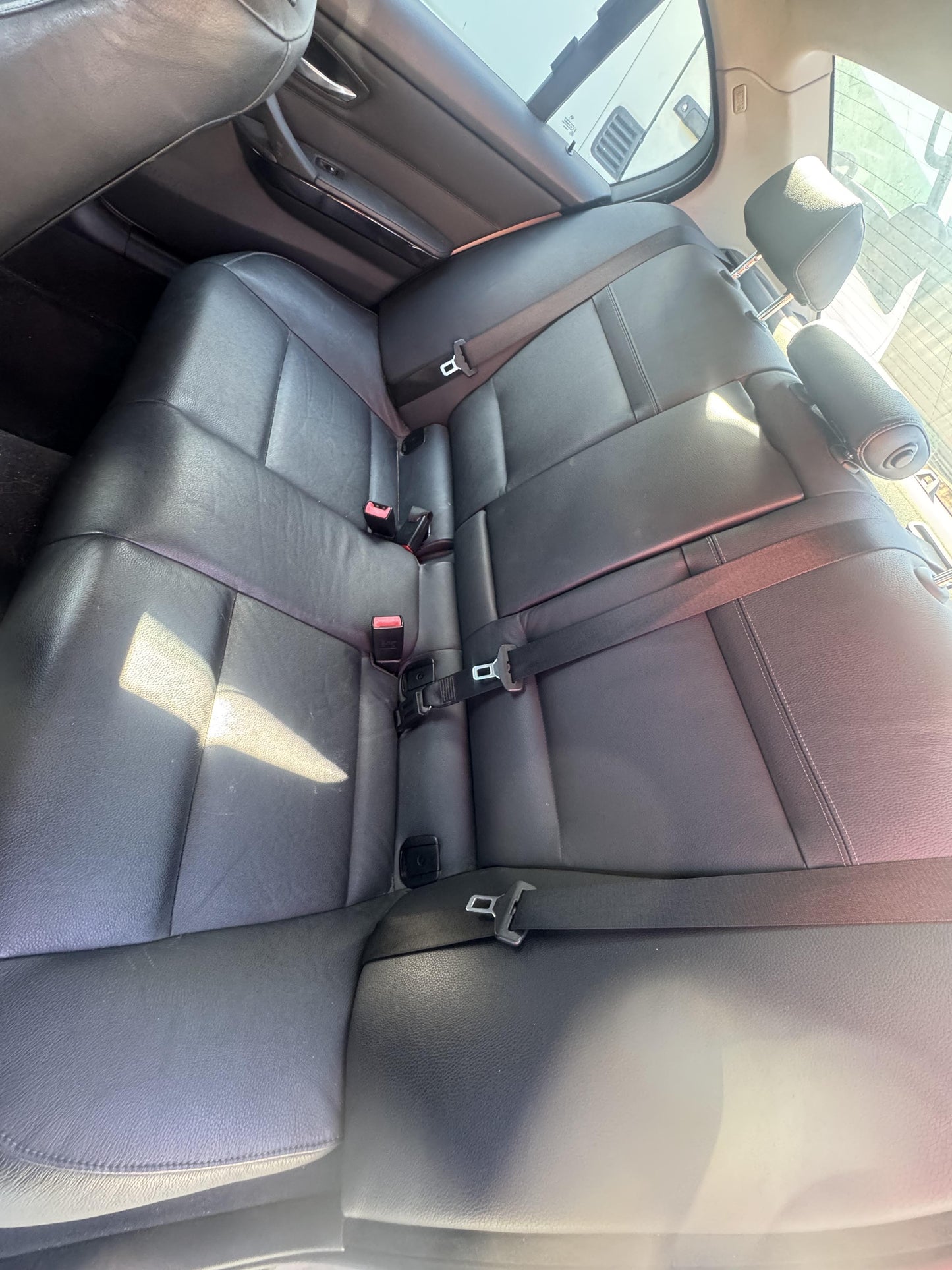 2009 BMW 320i  Station Wagon 
BMW
320i