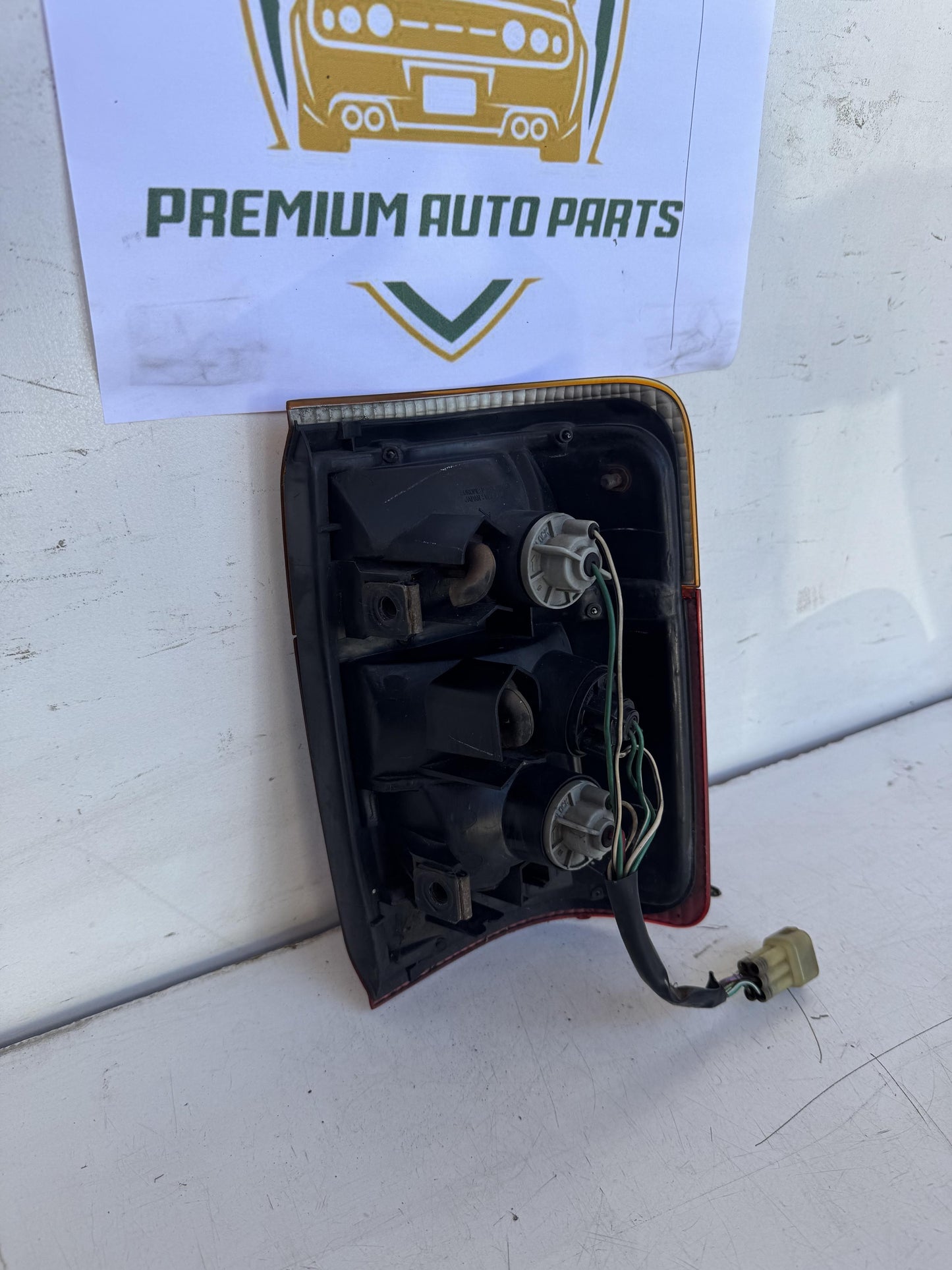 1995   Left Taillight