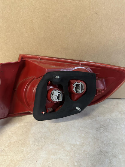 2004   Left Taillight