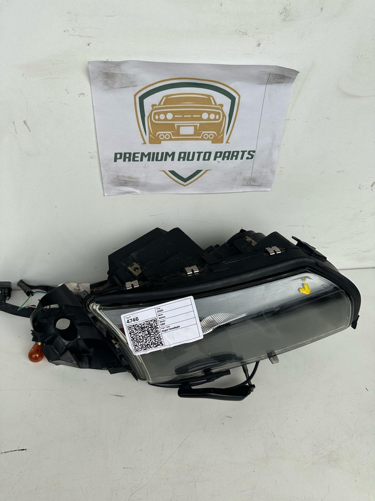 2005   Right Headlight