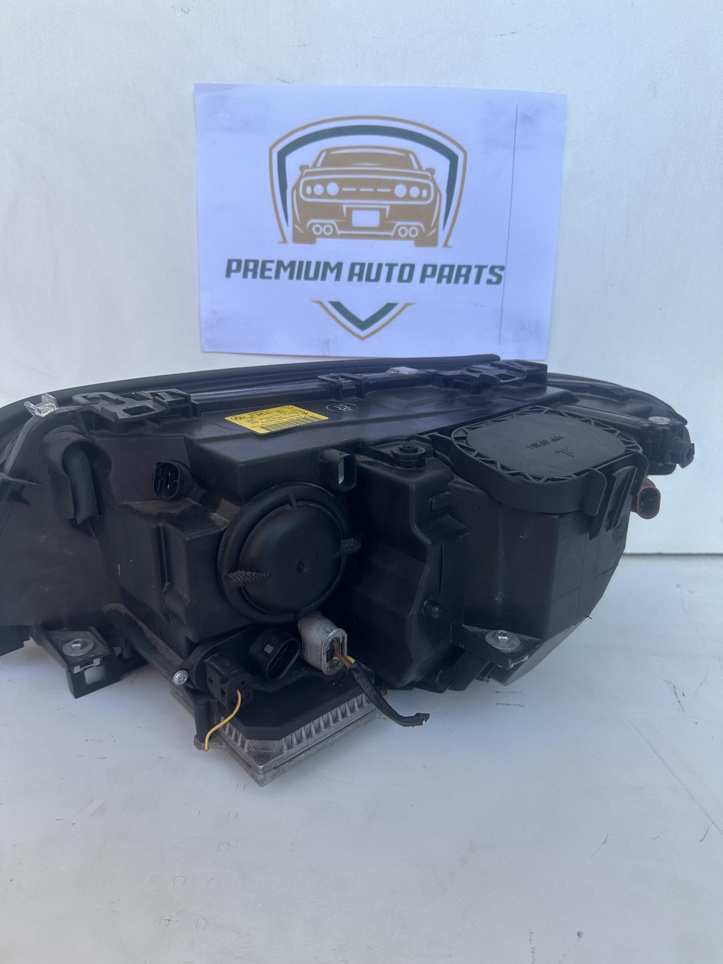 2004  E46 Left Headlight