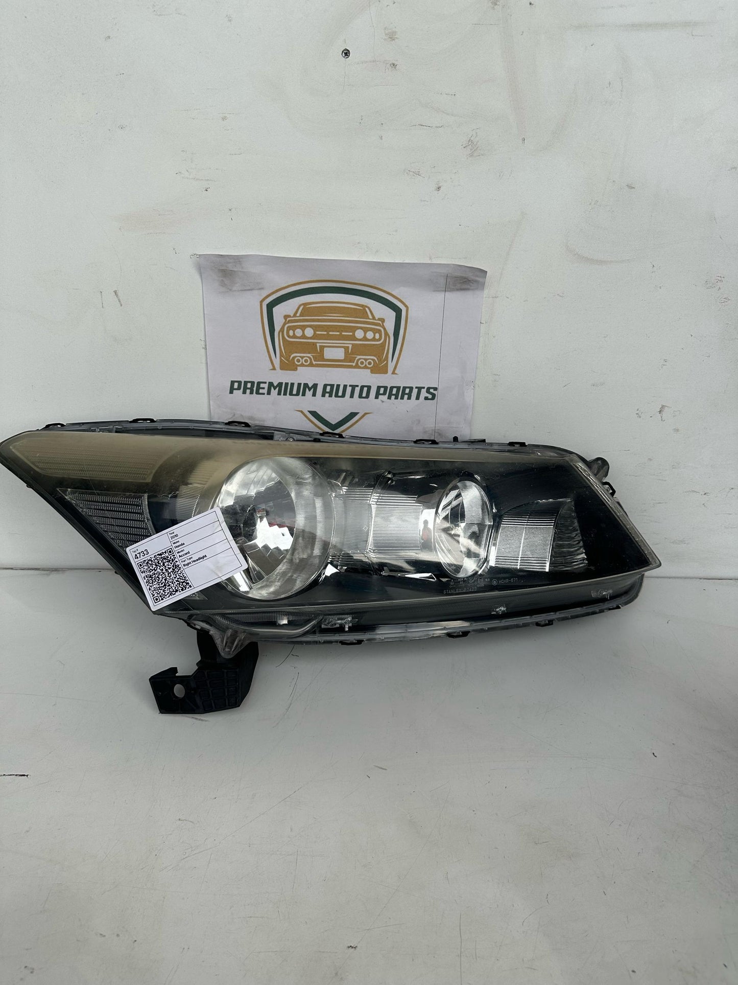 2010   Right Headlight