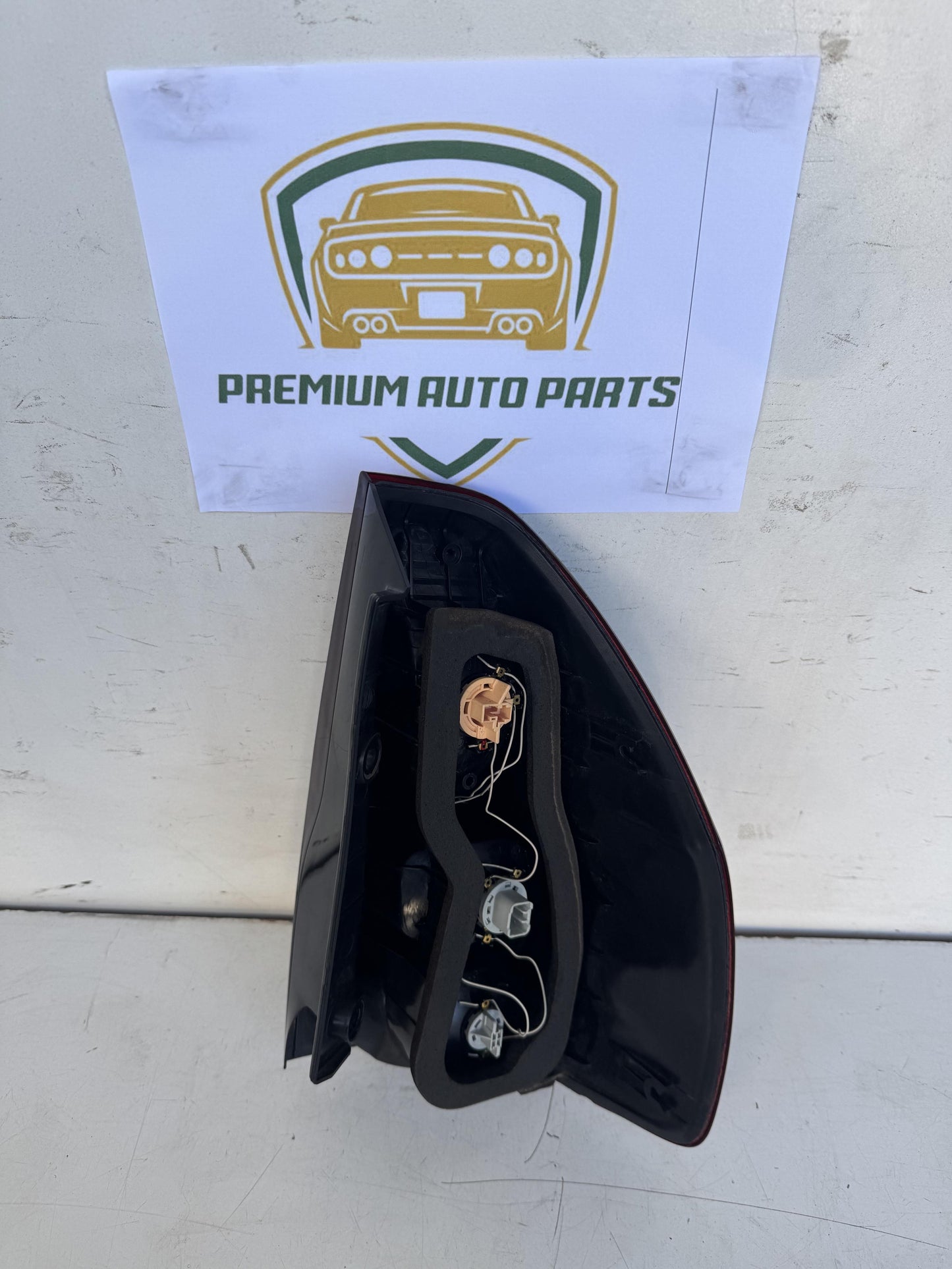 2006   Left Taillight