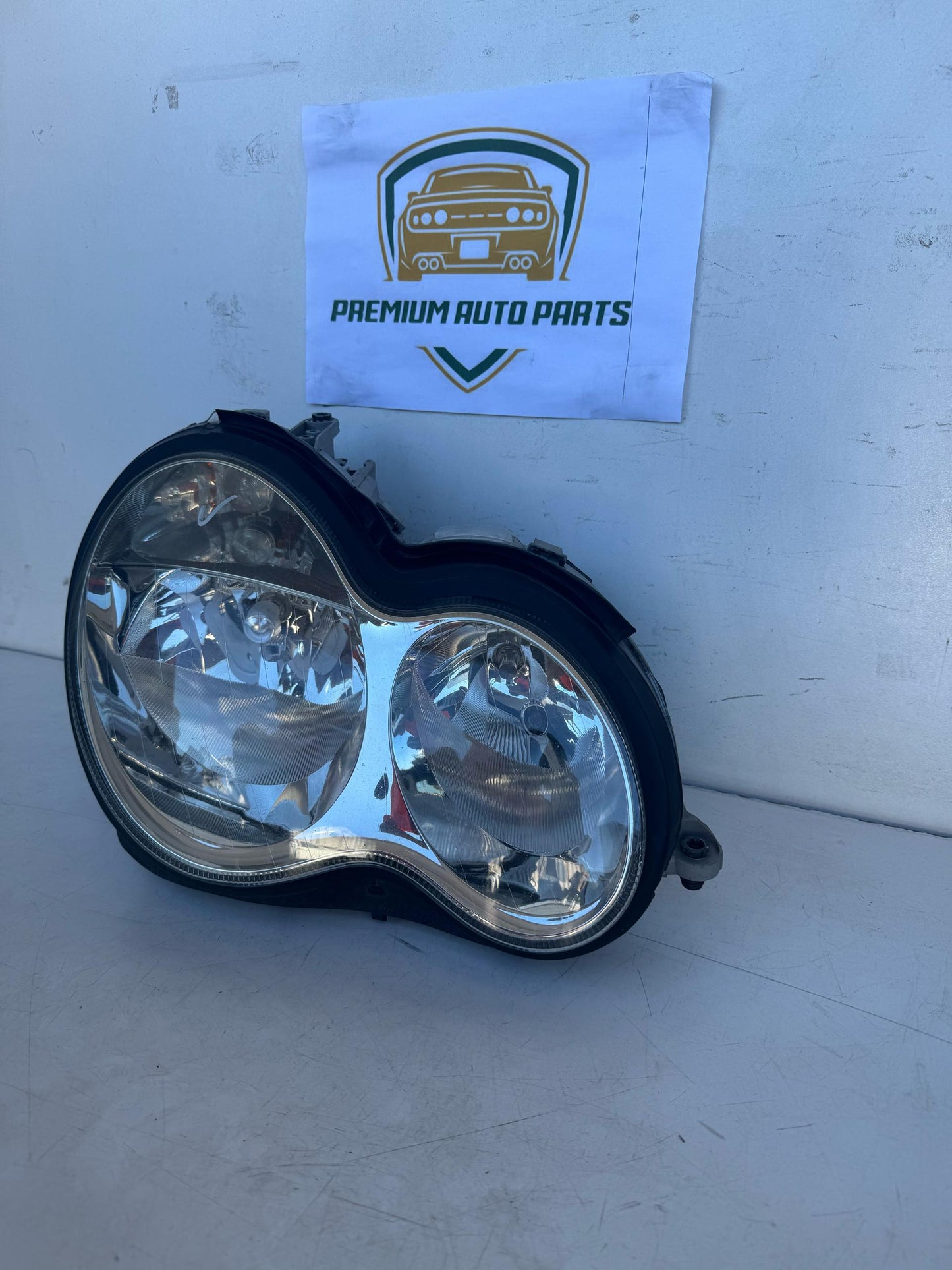 2005   Right Headlight