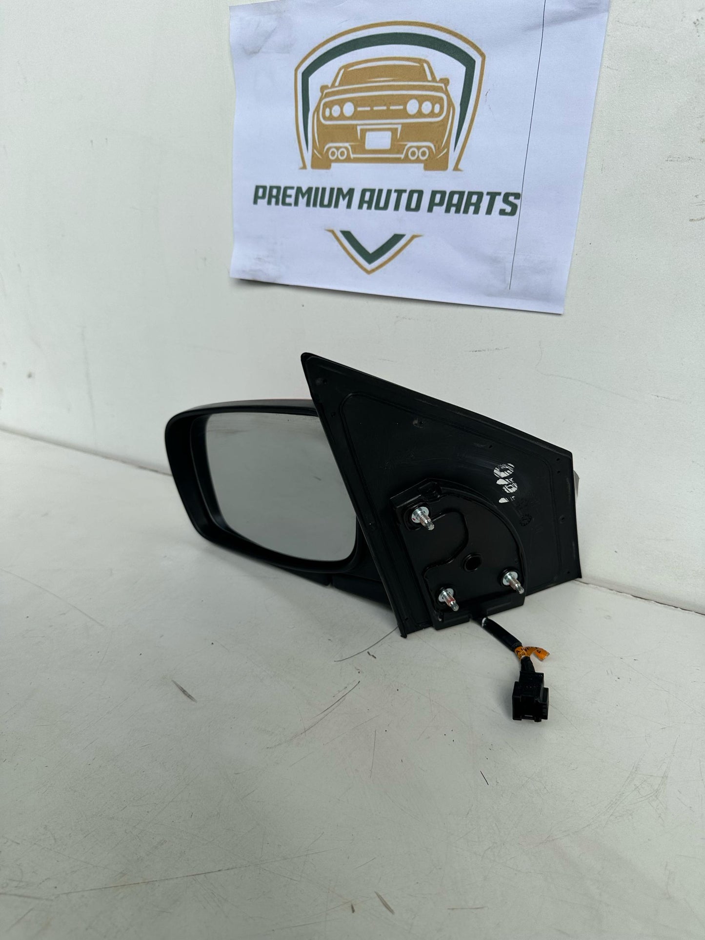 2014  CR Left Door Mirror