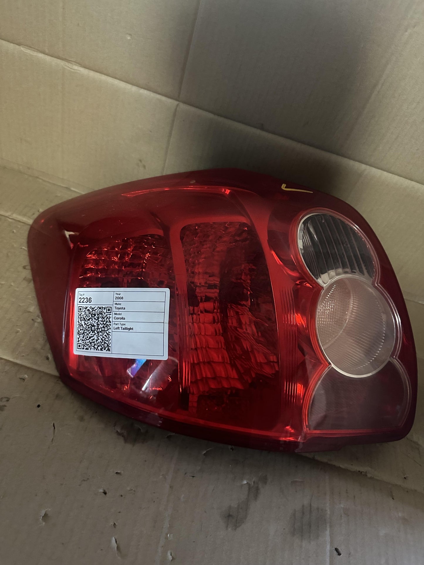 2008  E210 Left Taillight