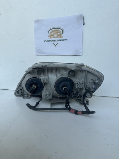 2006   Right Headlight
