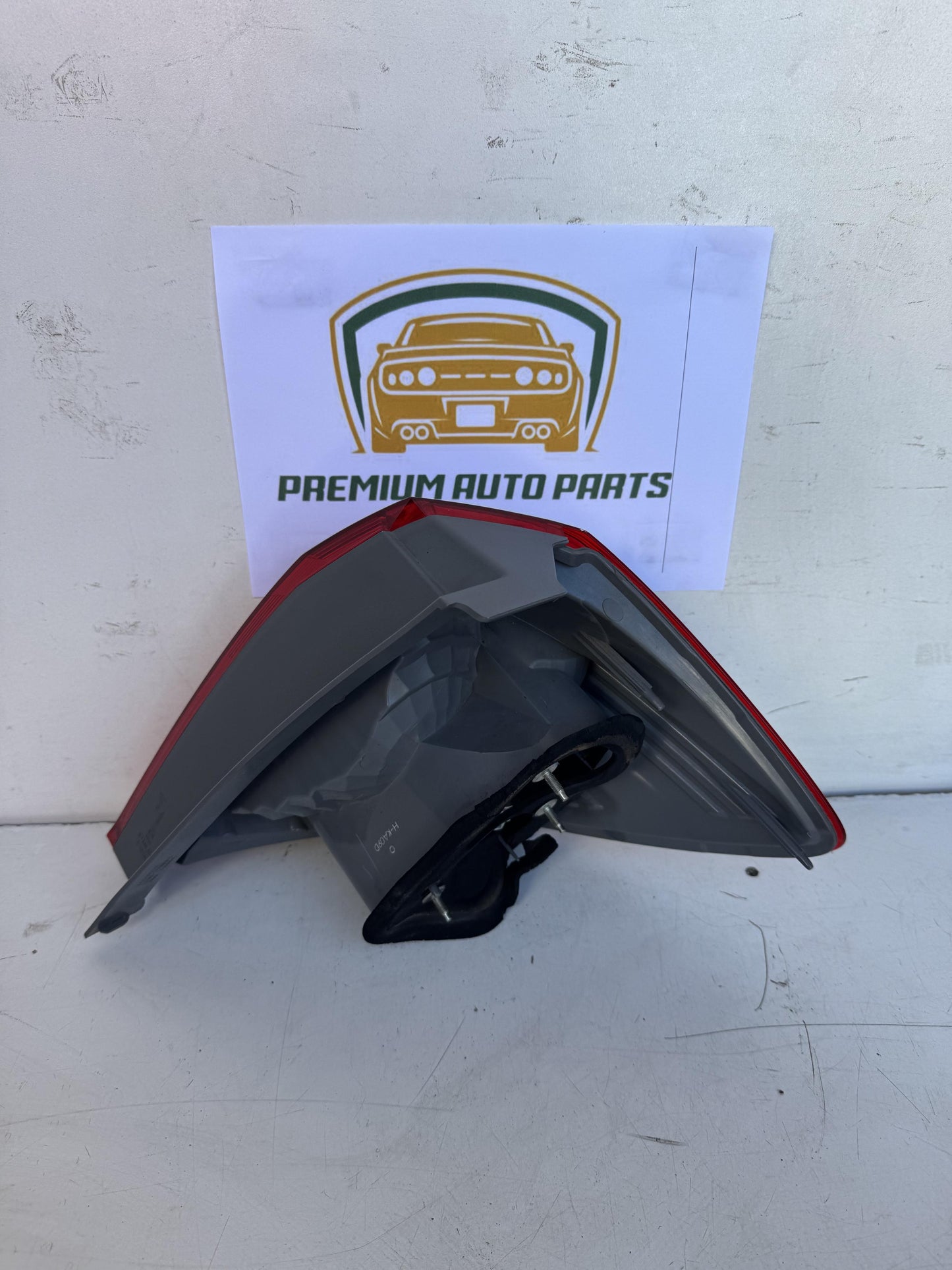 2009   Left Taillight