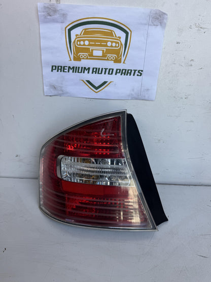 2006   Left Taillight