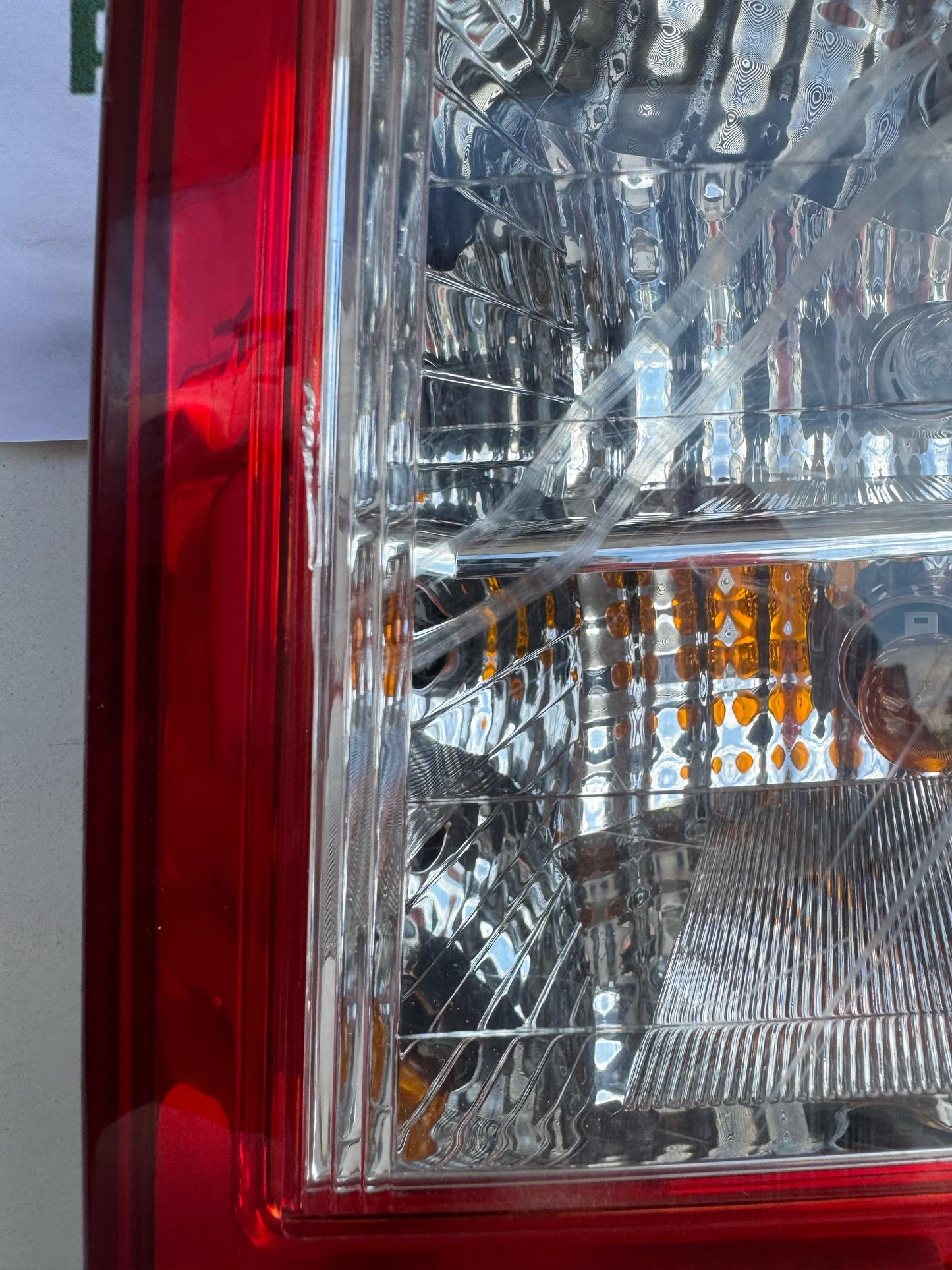 2009 Kia Grand Carnival Right Taillight