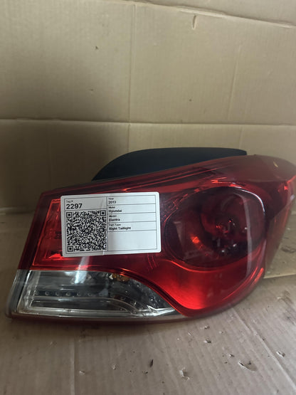 2013  N/A Right Taillight