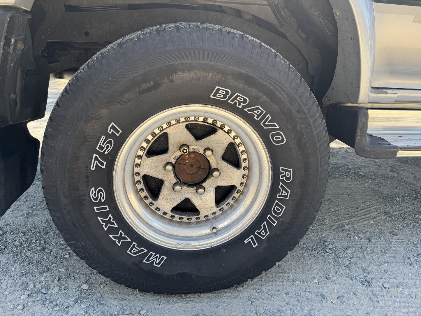 Toyota 
Hilux Surf