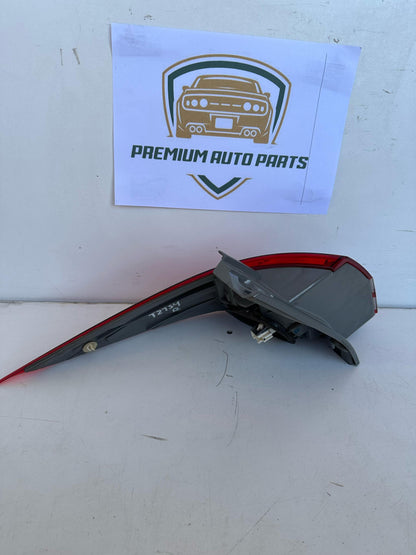 2006   Right Taillight