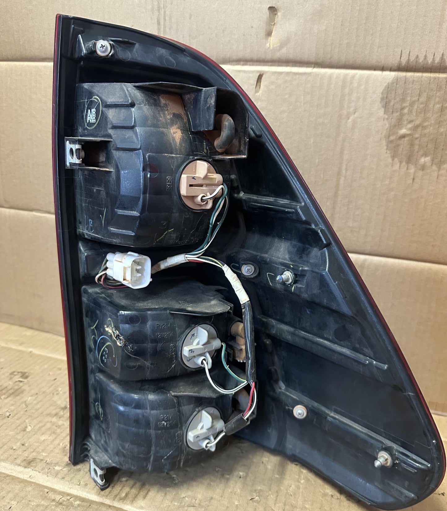 2022  GUN126R Left Taillight