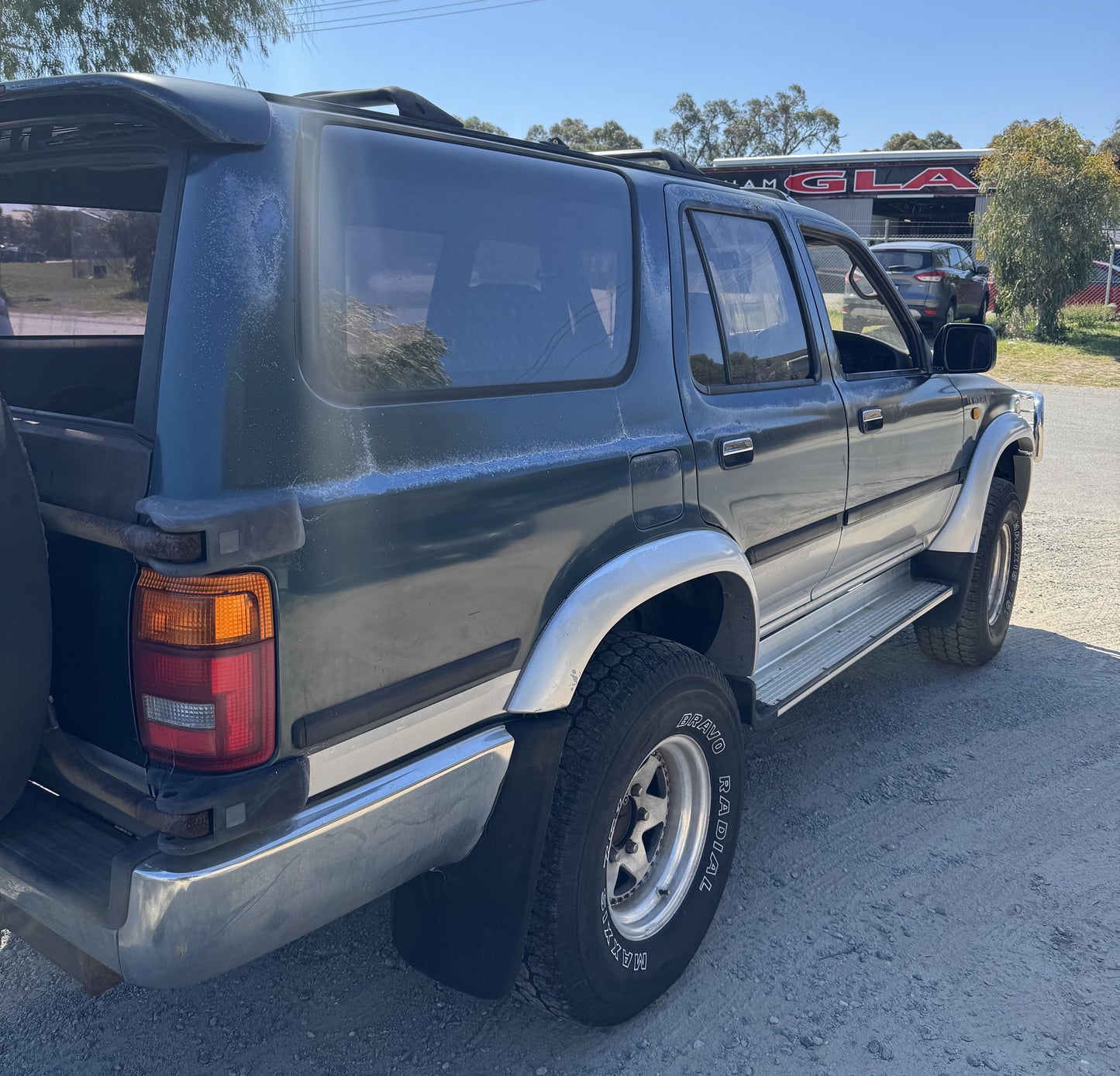 Toyota 
Hilux Surf