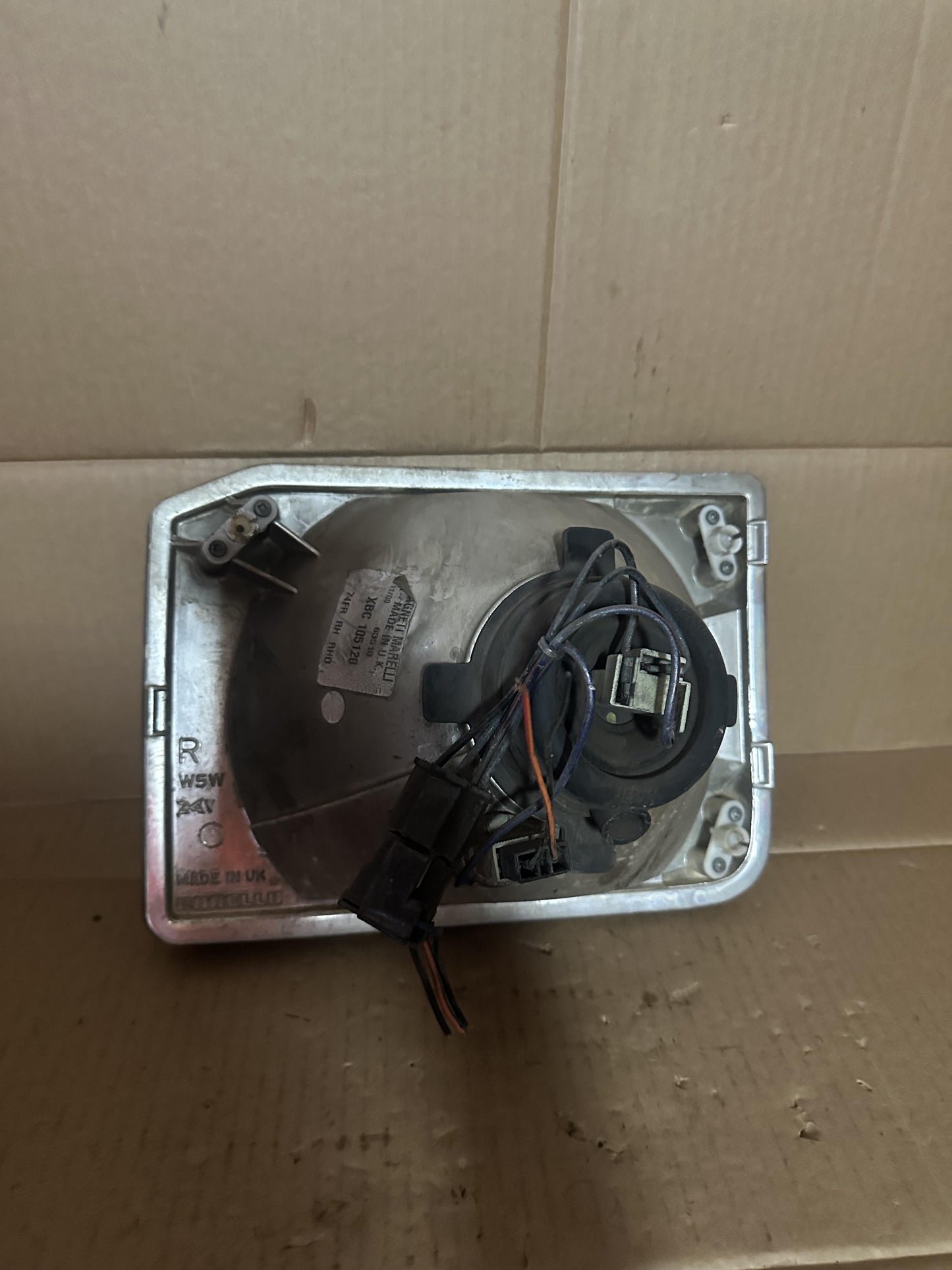 2000  II L318 Right Headlight