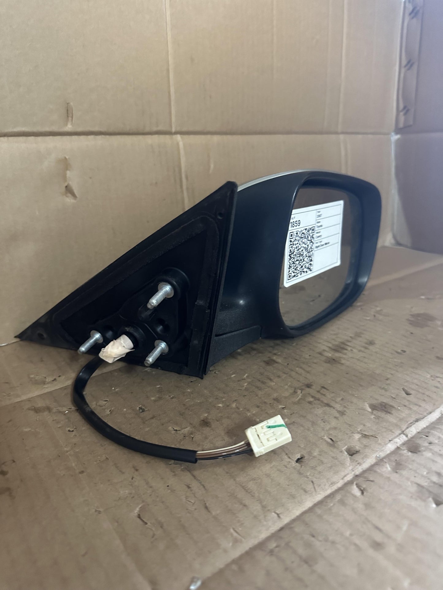 2007  XV40 Right Door Mirror