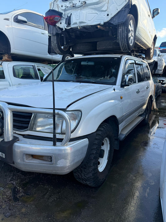 Toyota 
Land Cruiser
