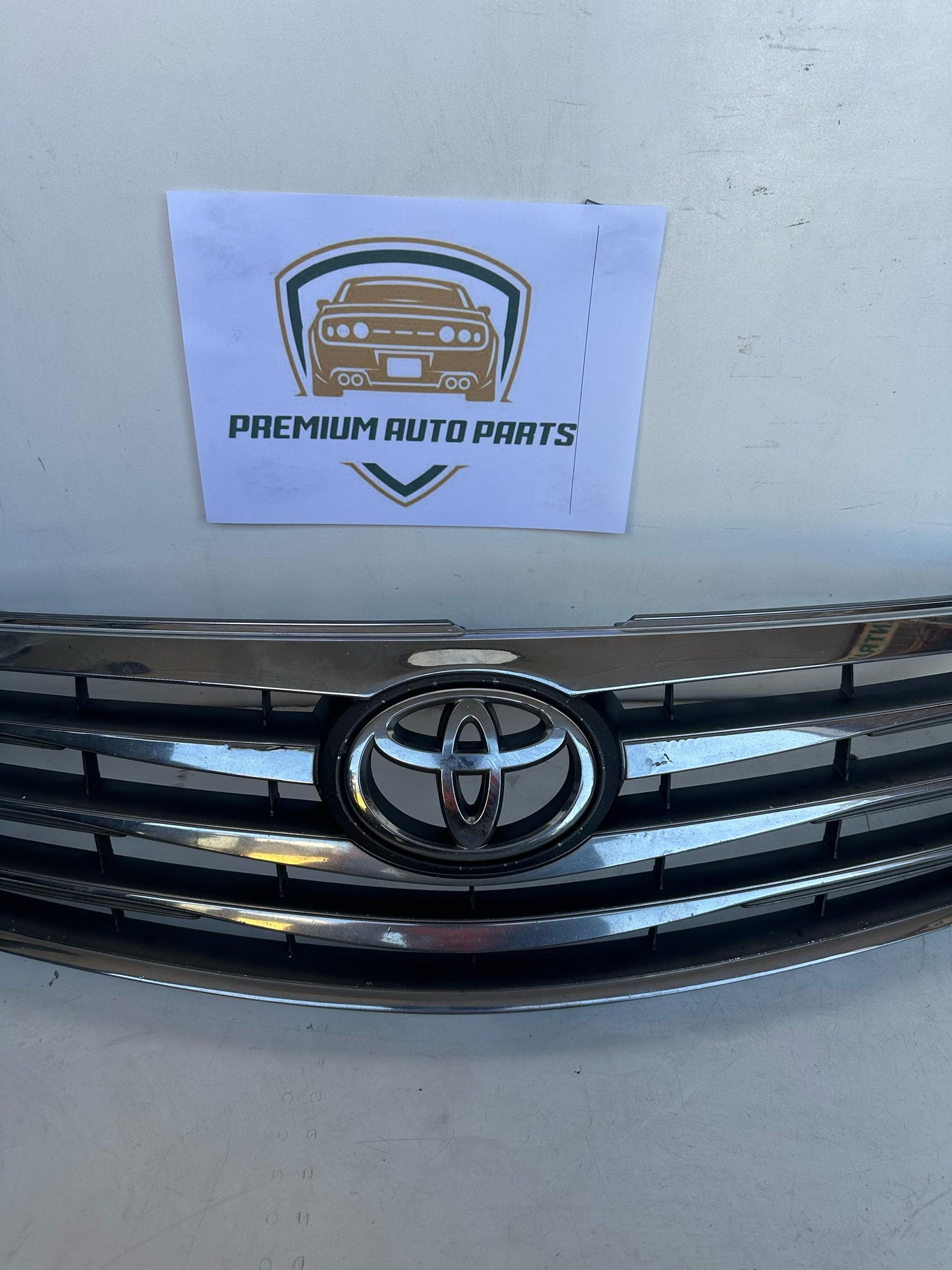 2010 Toyota Aurion Grille