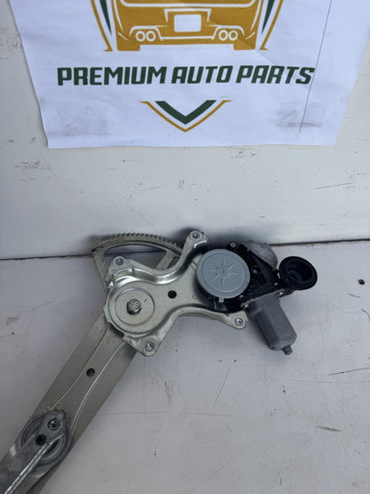 2013  U40 Right Front Window Regulator/Motor
