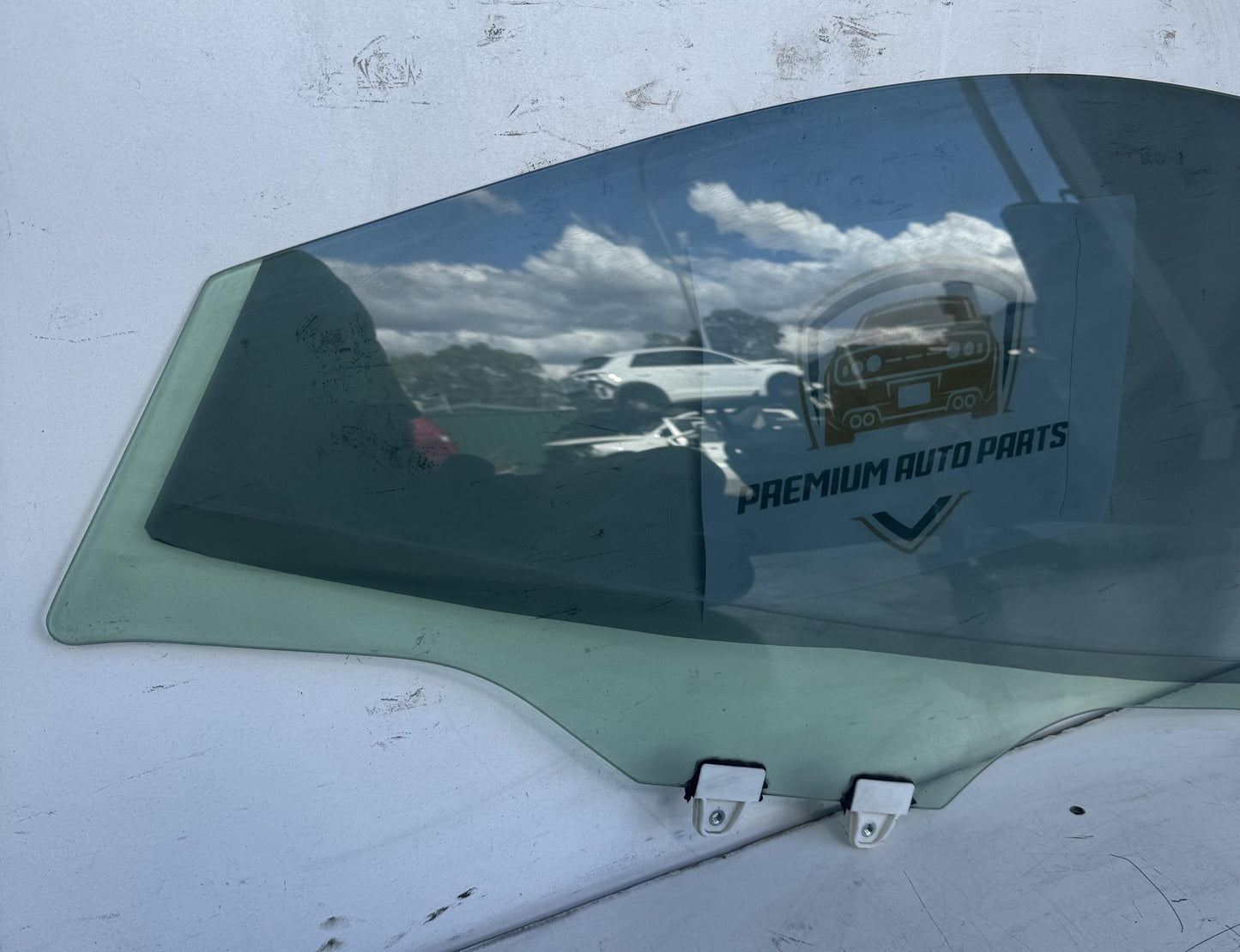2017  DK Left Front Door Glass