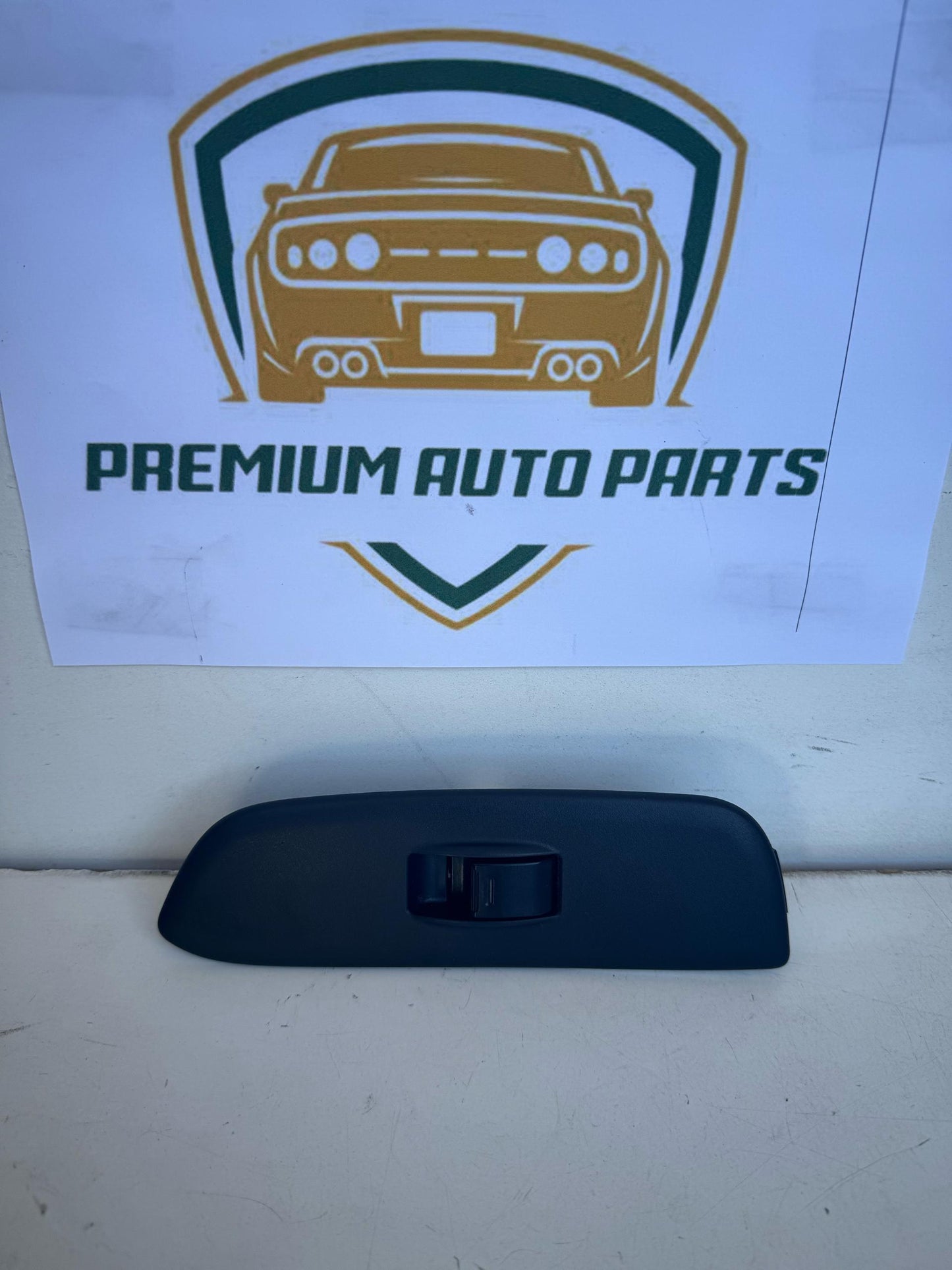 2004   Left Front Window Switch