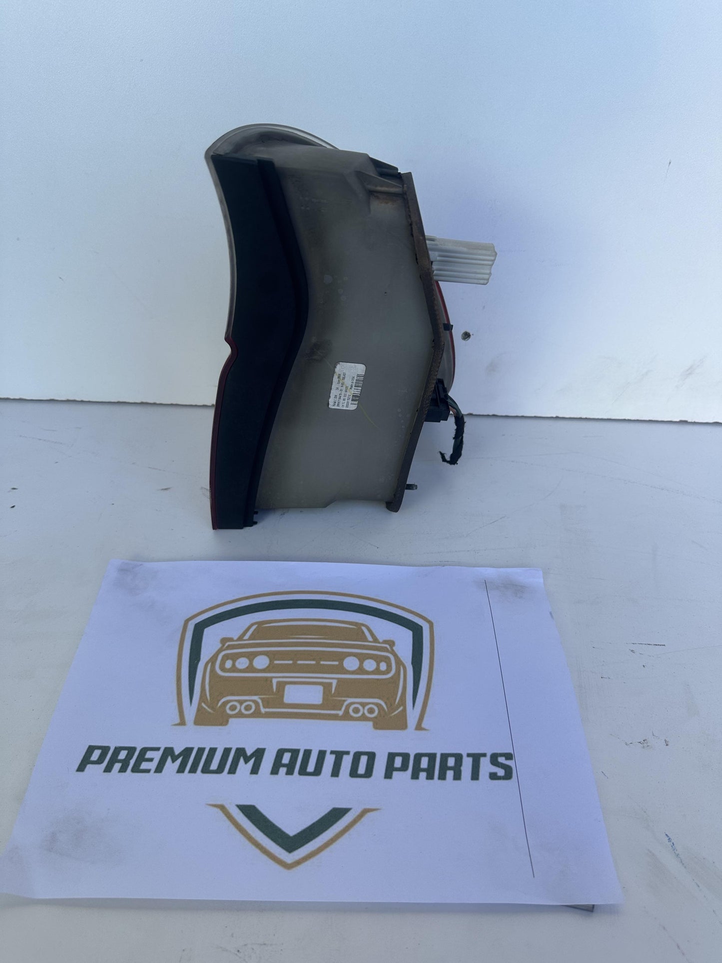 2006  E53 Left Taillight