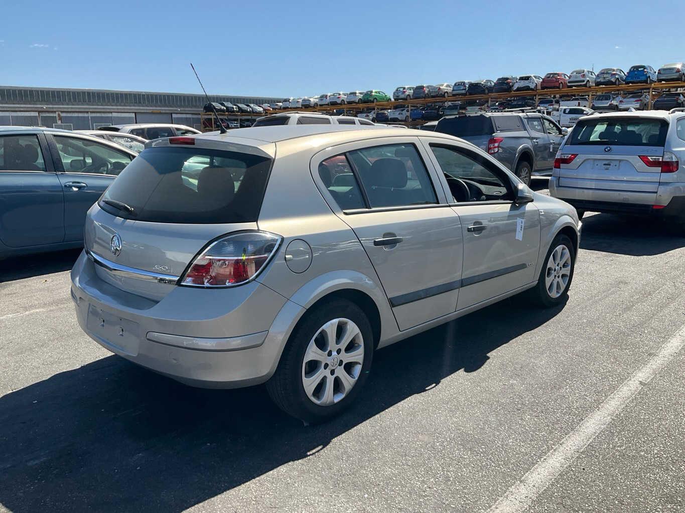 2008 Holden Astra CD AHHatchback 
Holden
Astra